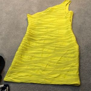 Hot gal bright yellow size large dress stretchy